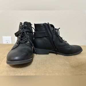 Women’s boots - lightly worn